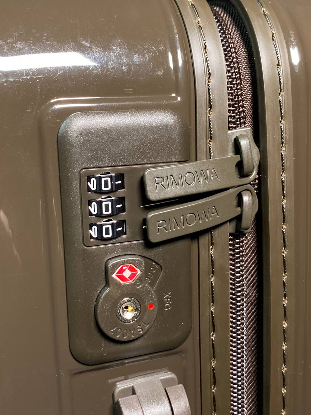 Чемодан Rimowa