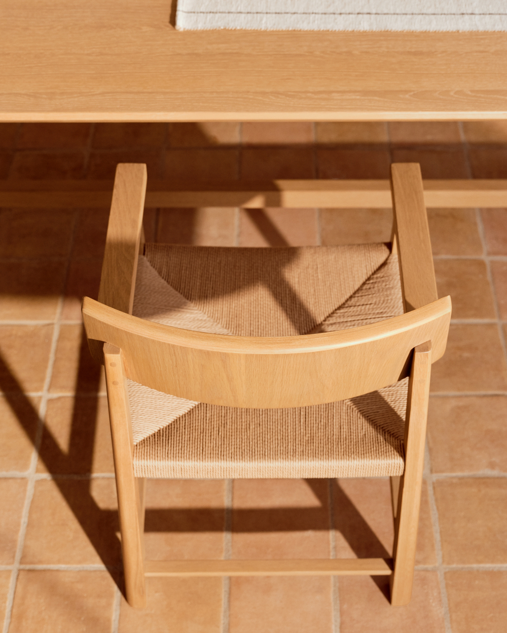 Стул Idun из массива дуба с натуральной отделкой и сиденьем из веревки