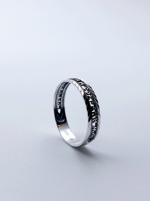 Кольцо из серебра/Частичное чернение