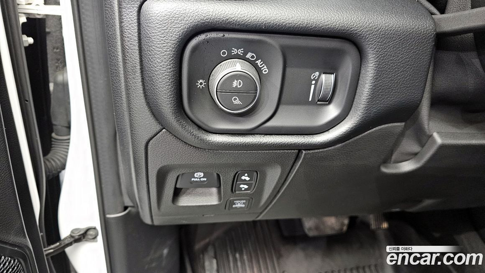 Dodge Ram Pickup 5.7 (11.2020)