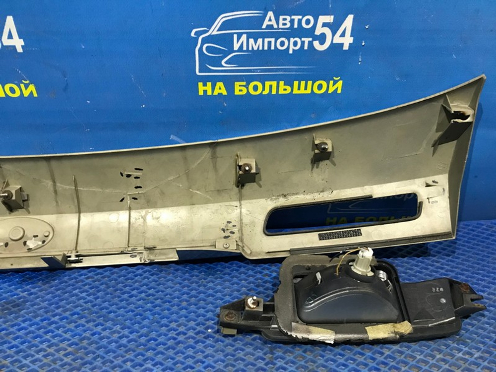 Вставка в багажник центральная SUBARU LEGACY 2003-2006