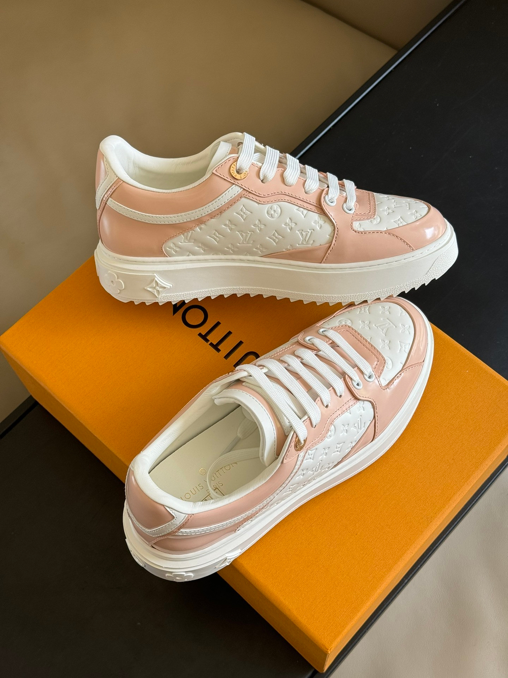 Louis Vuitton Time Out