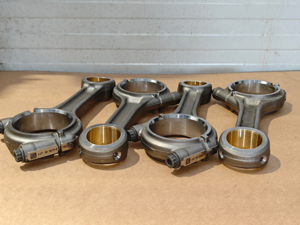 Шатун двигателя ом471