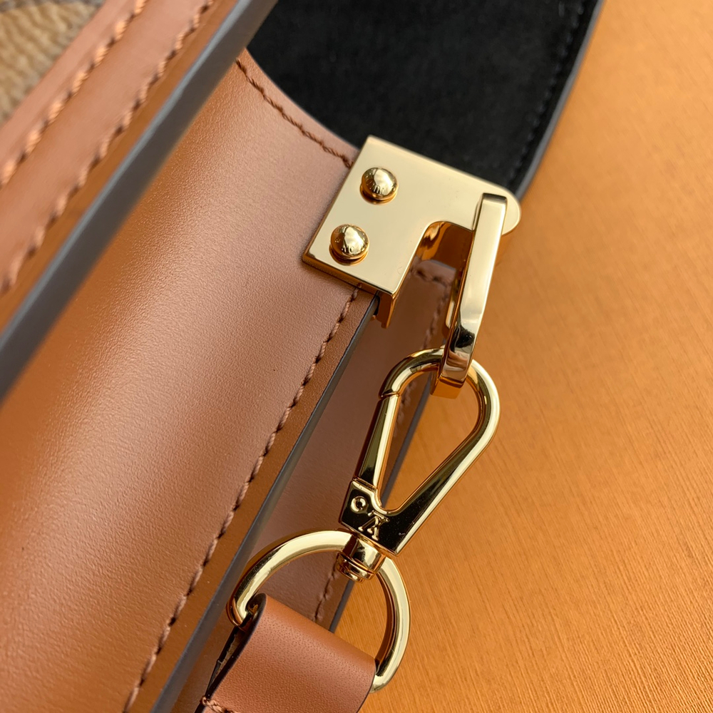 Louis Vuitton Mini Dauphine
