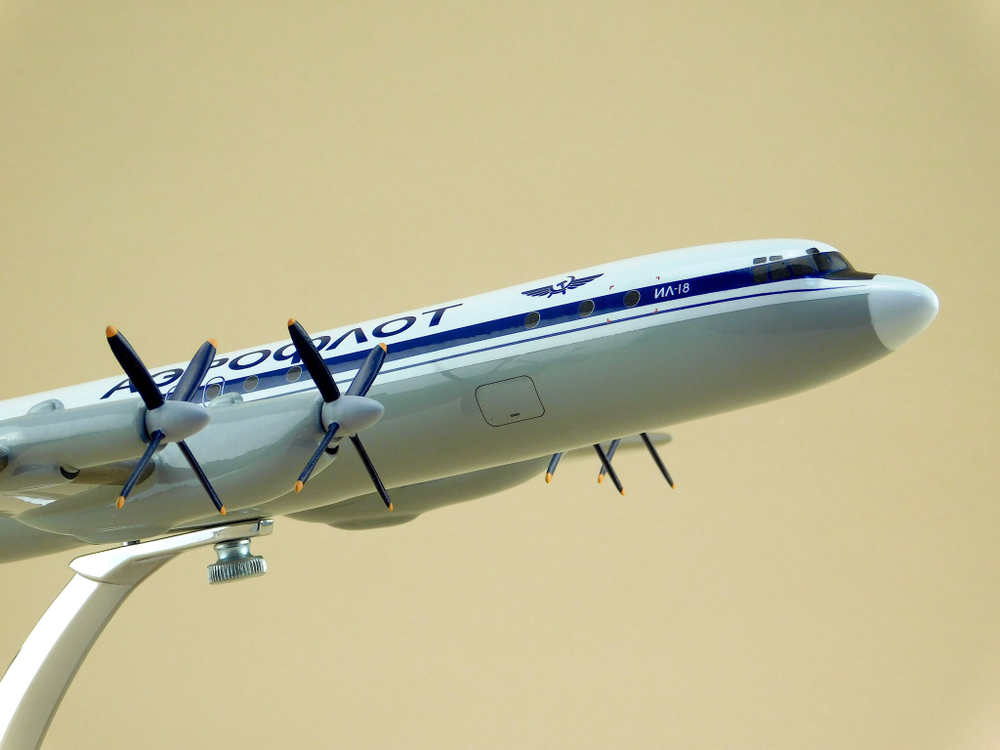 Модель самолета Ил-18 (М1:100, Аэрофлот СССР-75554)