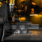 Тиски слесарные BVH-200, 200 мм, поворотные, стальная направляющая, с наковальней //Denzel