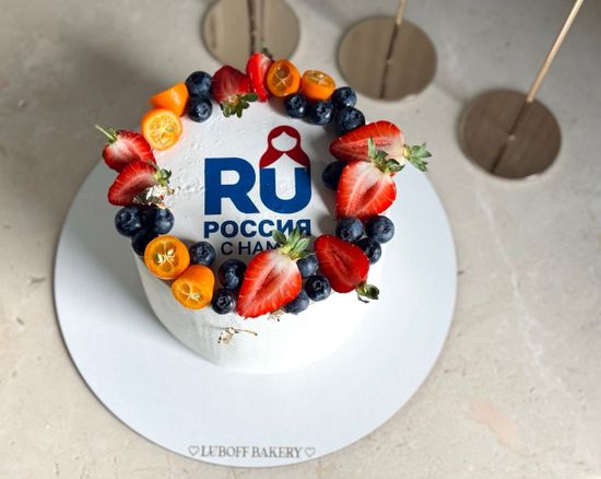 Торт с логотипом или фото с ассорти ягоды