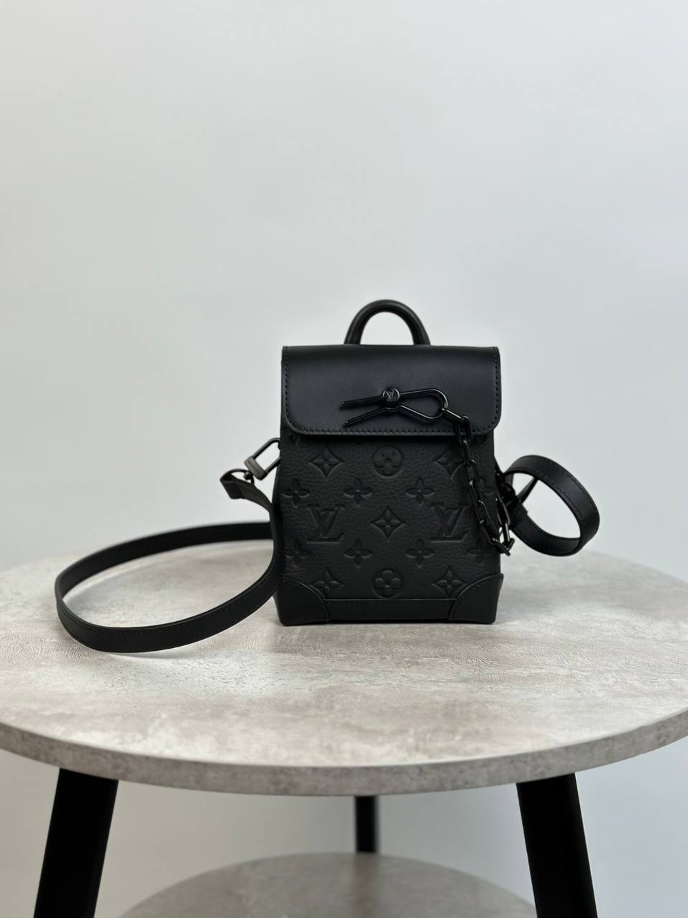 Сумка-мессенджер Louis Vuitton