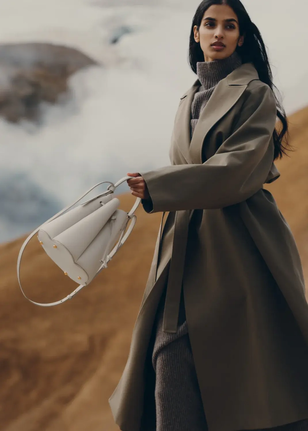 POLENE СУМКА NUMERO HUIT, ЦВЕТ МЕЛА