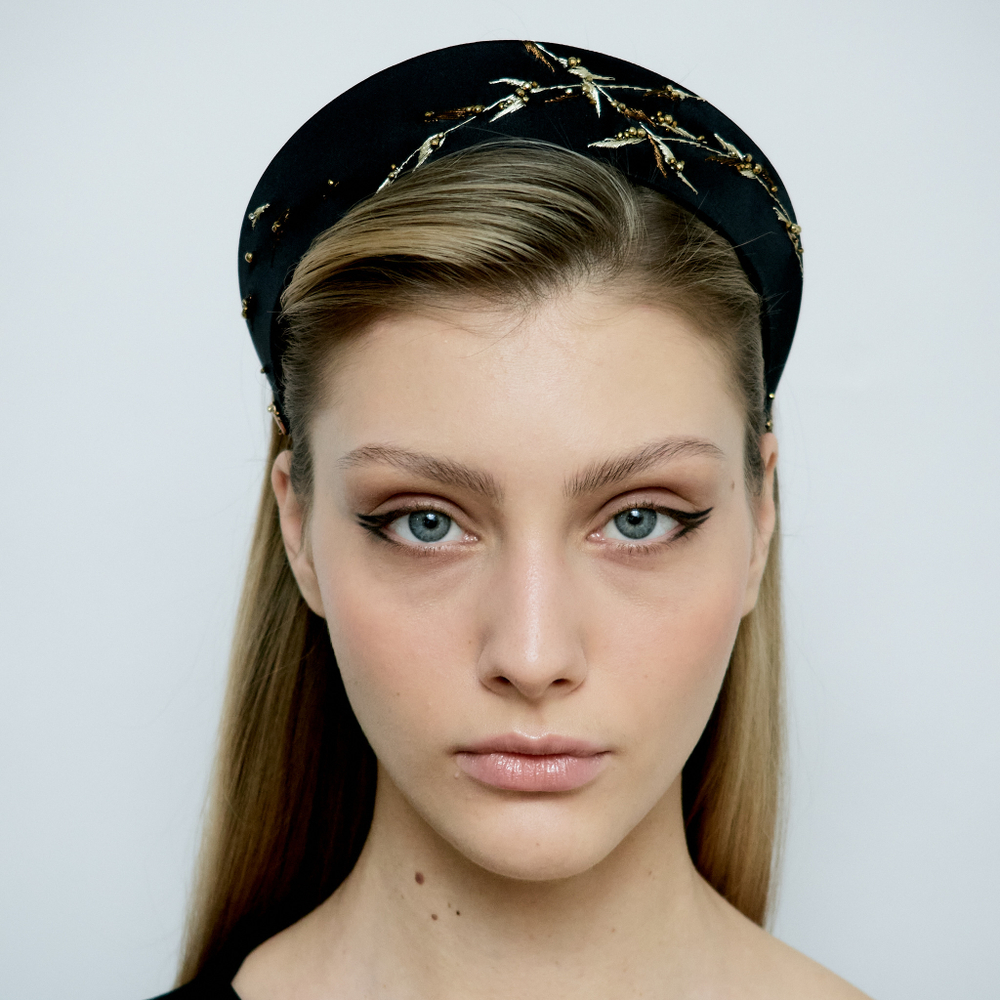 Кокошник с золотой вышивкой