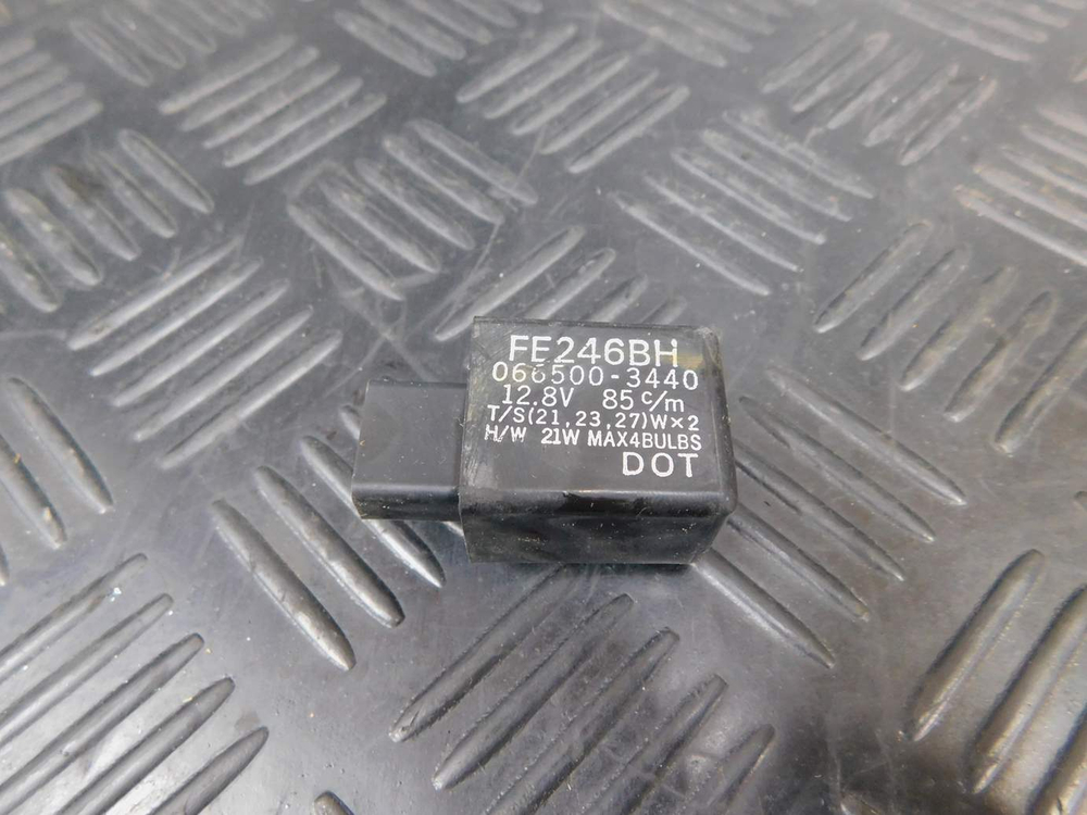 Реле поворотников Kawasaki ZZR 400 98 053104