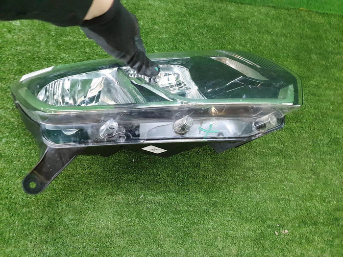 Битая Фара правая Lada Largus 1 (2021-н.в.) галоген