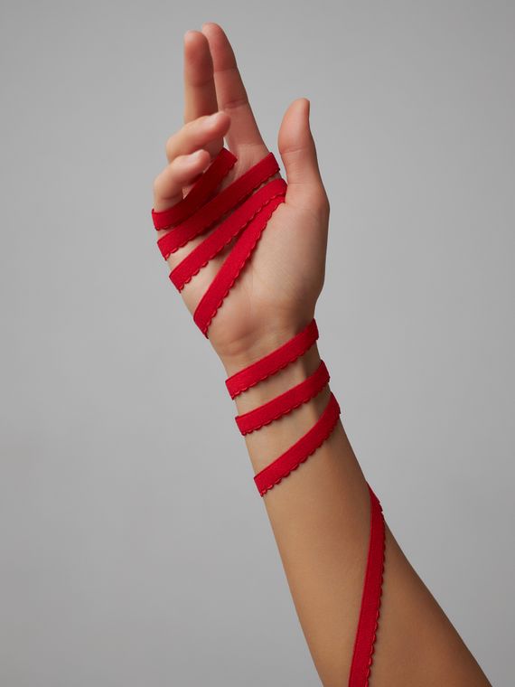 100 641/10 ОПТ Резинка отделочная Lauma Fabrics, 10 мм, красный 100