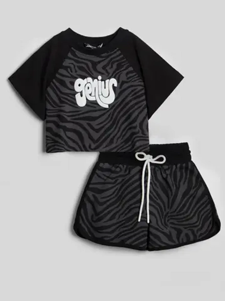 Костюм для девочки спортивный с шортами