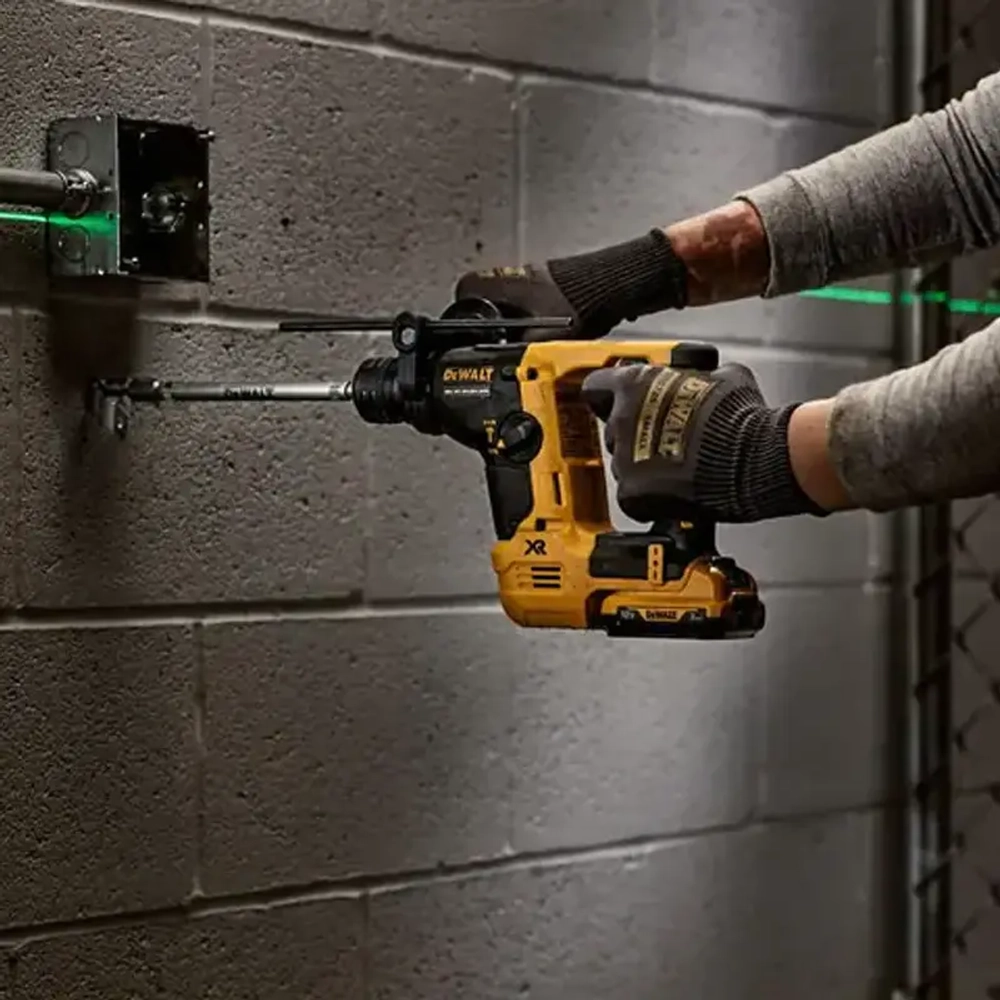 DeWalt DCH072L2 аккумуляторный перфоратор (2 x 3 Ач, ЗУ)