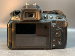 Nikon D5200 kit 18-55mm 30100 кадров