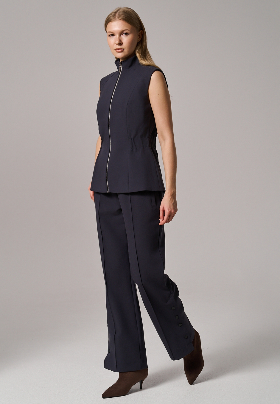 Жилет на молнии синий