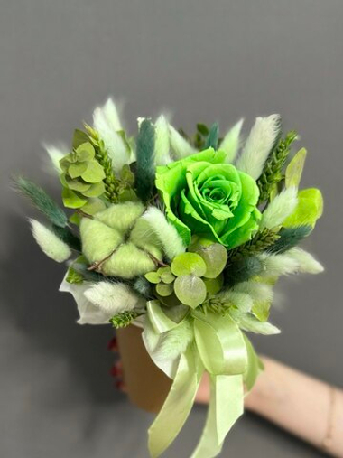 Стаканчик с сухоцветами в зеленой гамме