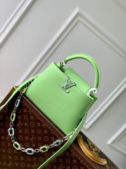 Louis Vuitton Capucines BB