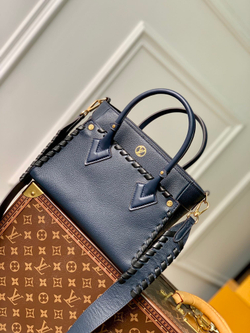 Louis Vuitton On My Side PM