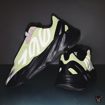 Кроссовки Yeezy Boost 700 MNVN "Phosphor"