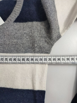 Джемпер в полоску на 10-12 лет