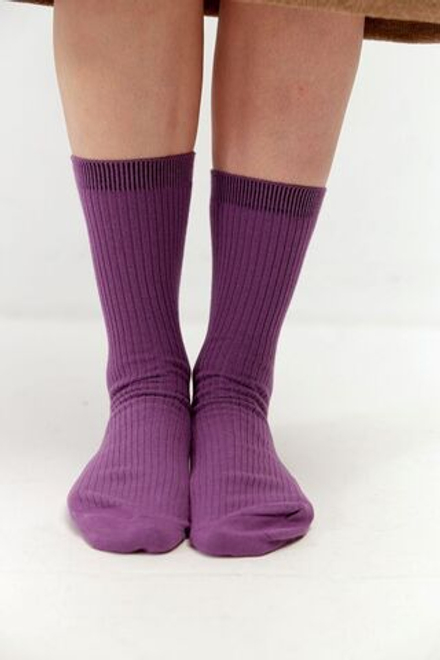 Носки из хлопка фиолетового цвета