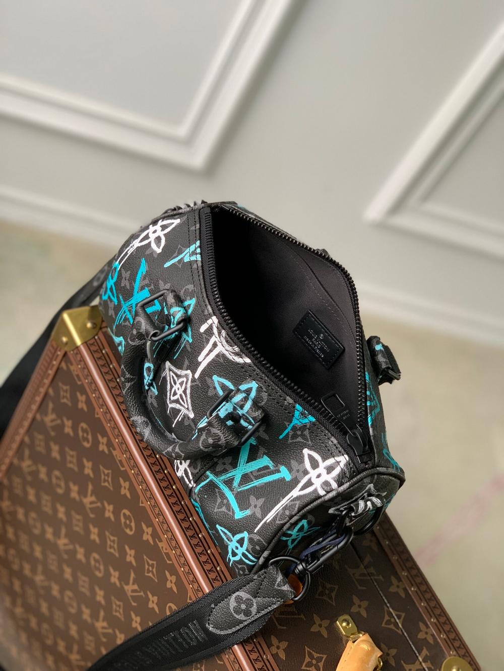Louis Vuitton Keepall 25