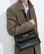 Черная сумка-мессенджер Bottega Veneta Andiamo Small