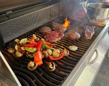 Угольный гриль Napoleon PRO-605