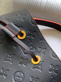 Louis Vuitton NeoNoe MM