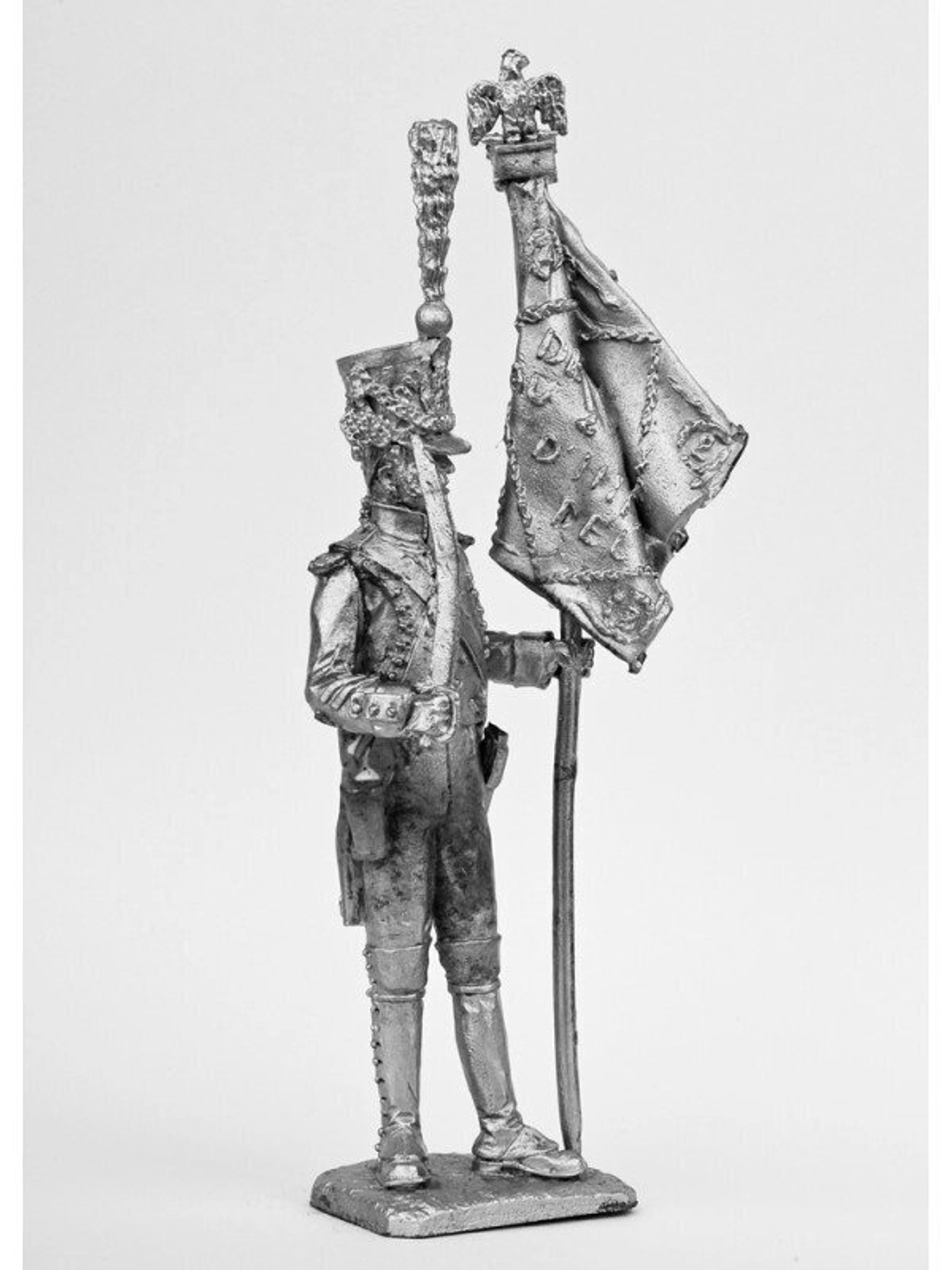 Оловянный солдатик Знаменосец французской линейной пехоты 1812 год