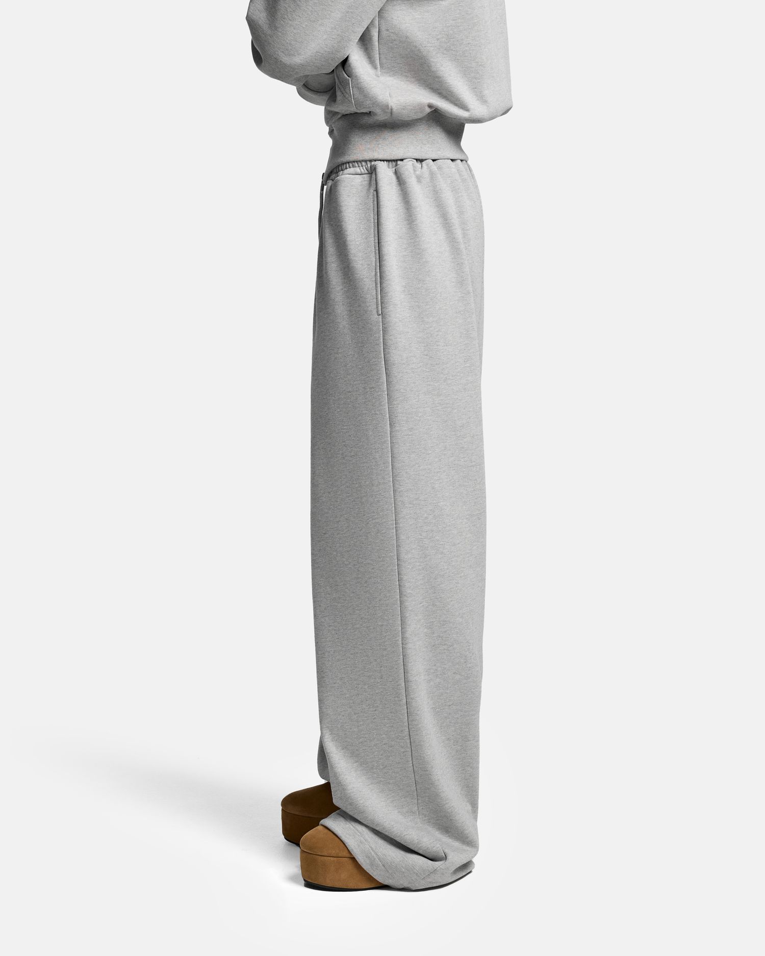 БРЮКИ ИЗ ФУТЕРА НА КУЛИСКЕ