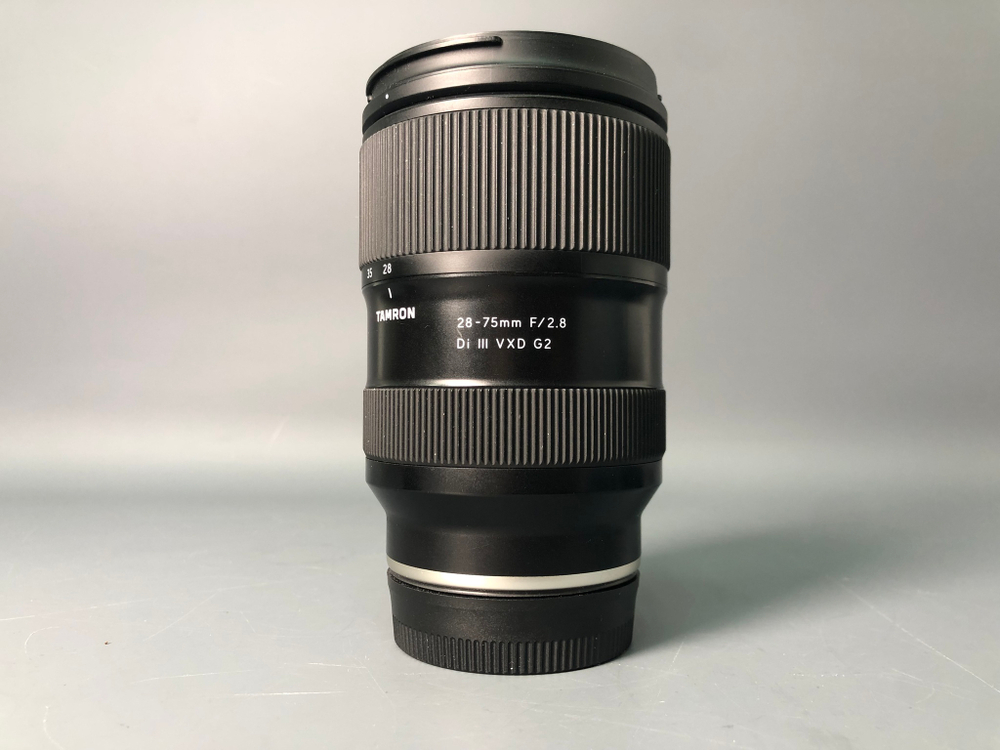 Tamron 28-75mm 2.8 Di III G2 Sony E, мелкие царапины на линзах.