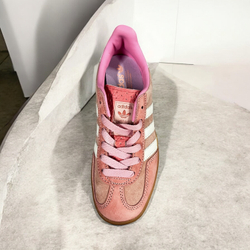 Adidas Gazelle • Pink