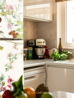 Наклейка интерьерная на холодильник Цветы и бабочки