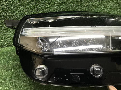 Битая Фара левая Volvo XC90 2 (14-19) Full LED