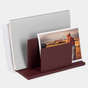 Подставка для визиток и бумаг из натуральной кожи теленка, бордового цвета