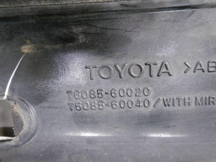 Спойлер крышки багажника Toyota Land Cruiser 200 (2012-2021)