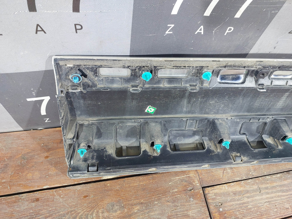 Накладка двери задней правой Chery Tiggo 8 Pro 21-нв Б/У Оригинал 609000054AA