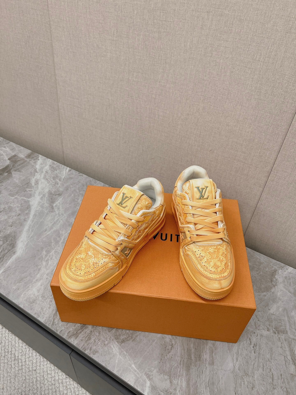 Louis Vuitton Trainer (4 colors)