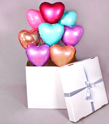 Коробка + 10 разноцветных сердец