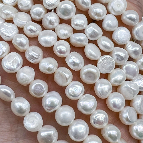 Жемчуг 2А речной бусины 7-8 мм, на нитке 38 см