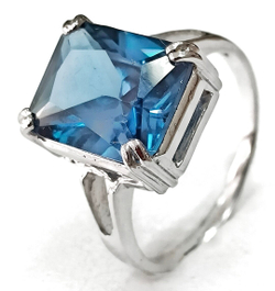 "Эстерелла" - ювелирное кольцо из серебра 925-й пробы