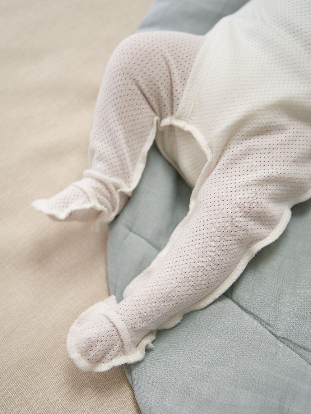 Слип на кнопках с крылышками "Молоко" из ажурного хлопка 0+