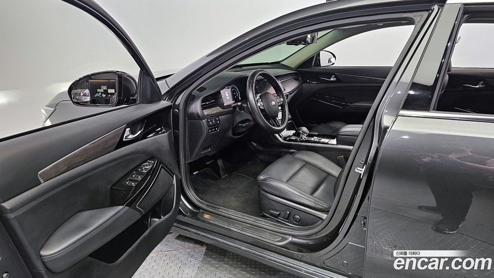 Kia K7 (Cadenza) Premier Hybrid Noblesse (01.2021)