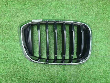 Решетка радиатора правая BMW X3 G01 X4 G02 (17-21)