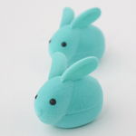 Флокированный футляр‑кролик для подарочного оформления