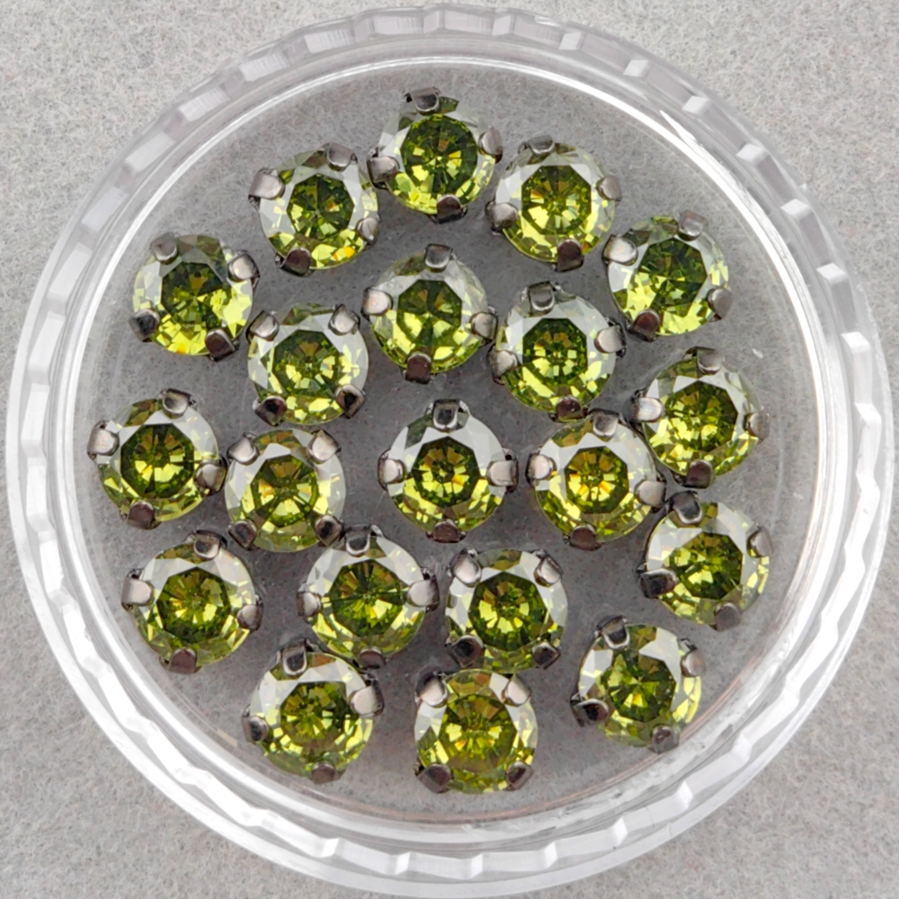 Фианиты шатоны в оправах, оливковый/темная сталь