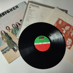 Винтажная виниловая пластинка LP Foreigner (Japan 1977) (No Obi) At War With The World